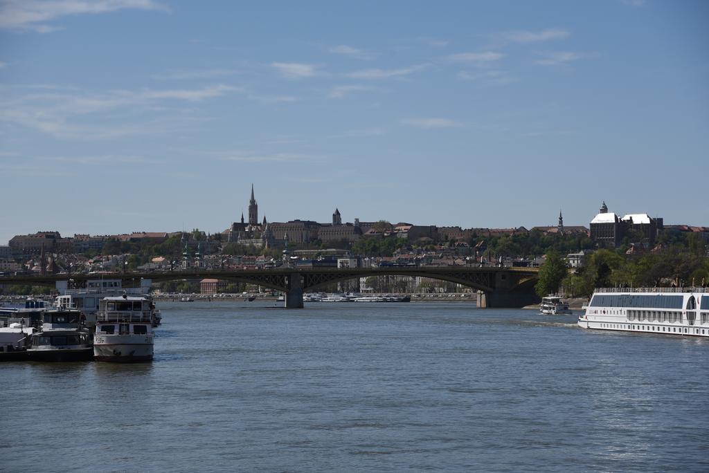 Vogue Boat Apartments Budapest Room photo