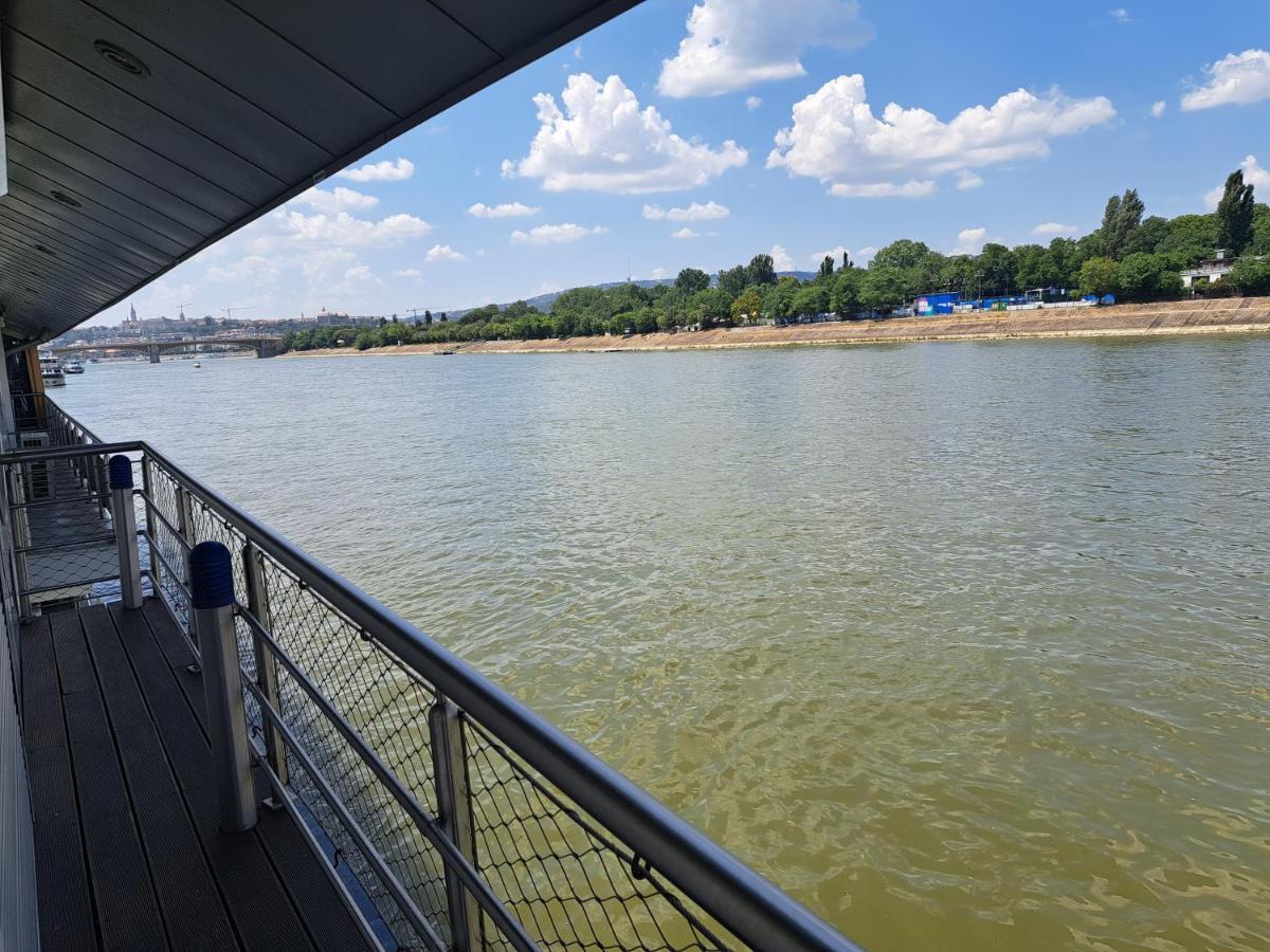 Vogue Boat Apartments Budapest Exterior photo